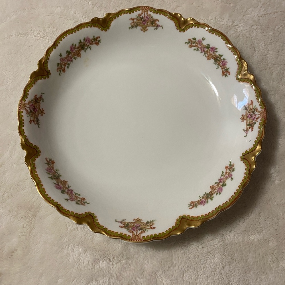 Haviland & Co. Limoges Serving Bowl